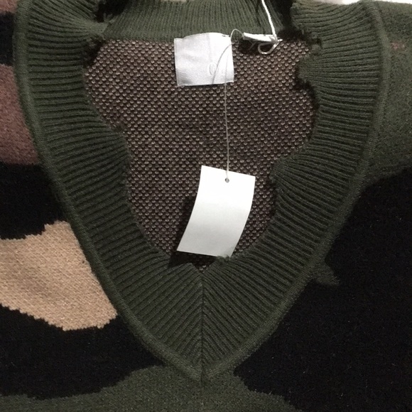 🧣 ❄️ NWT camo sweater tunic ❄️ 🧣 - Picture 8 of 8
